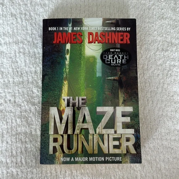 The Maze Runner Series. 4 books. - Picture 5 of 8